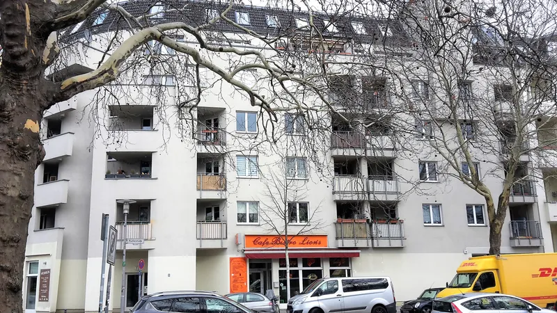 !!!WBS für 2-Zimmer notwendig!!! Große und helle 2-Zimmer-Wohnung mit Balkon in Lichtenberg! — photo 1